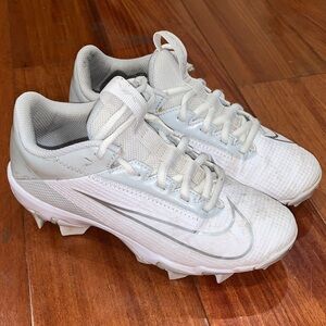 Nike Kids White and Silver football baseball cleats size 2y